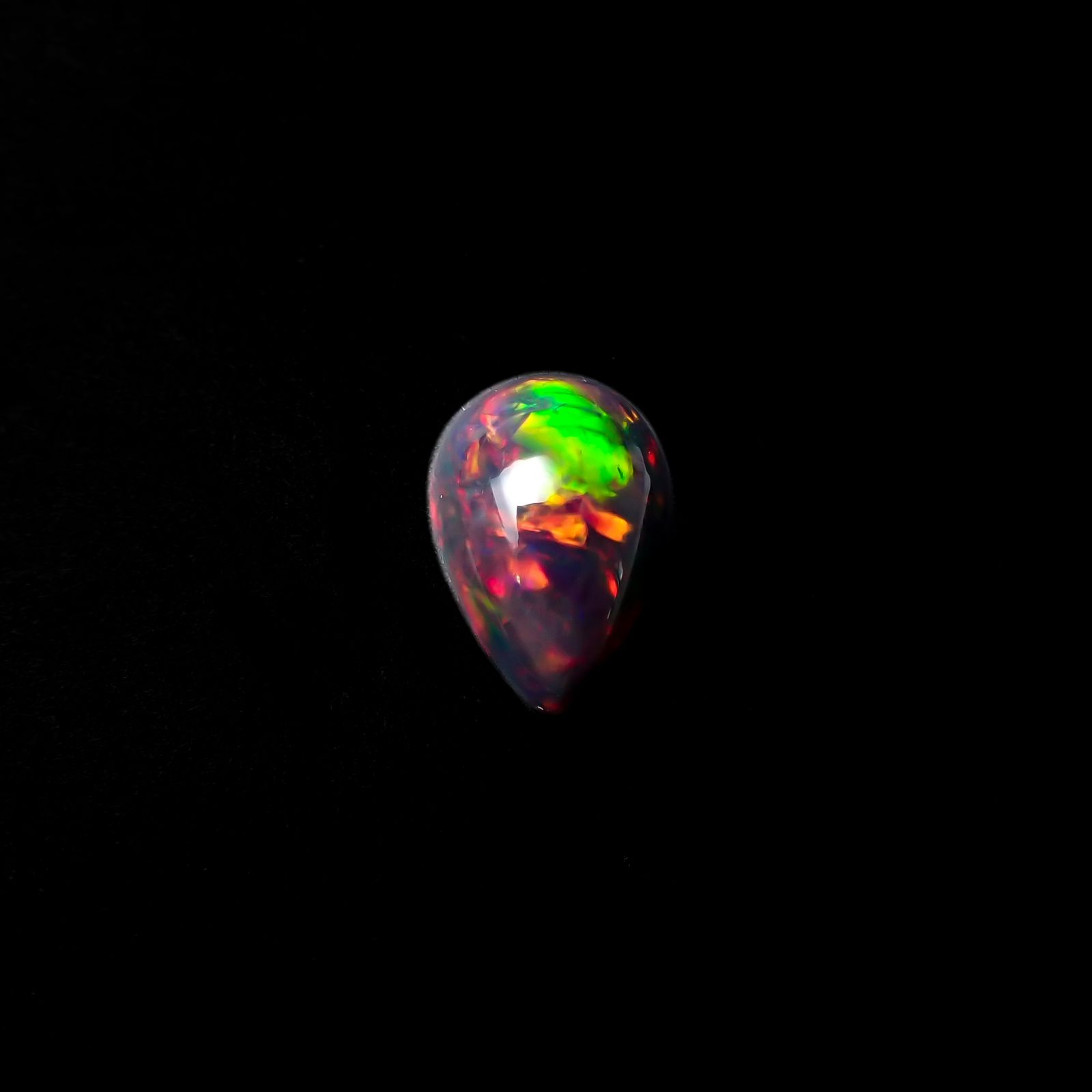ブラックオパール(宝石名オパール/加熱処理)エチオピア産 4.45ct 識別済[240326536]14.8x10.4mm前後