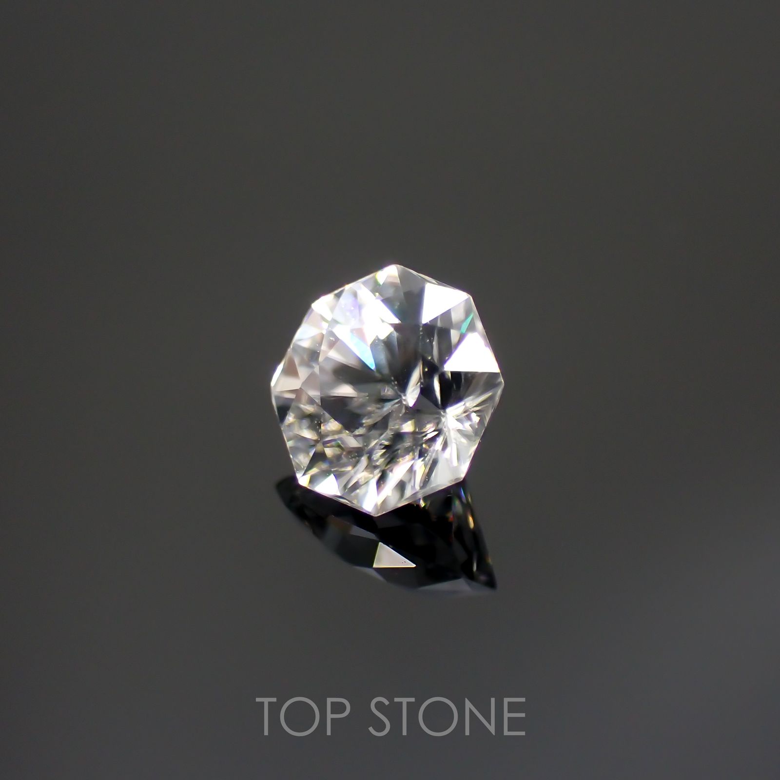 ◇オクタゴンカット◇カラーレスジルコン(宝石名ホワイト・ジルコン)スリランカ/カンボジア産 0.80ct 識別済[220114280]4.9x4.9mm前後