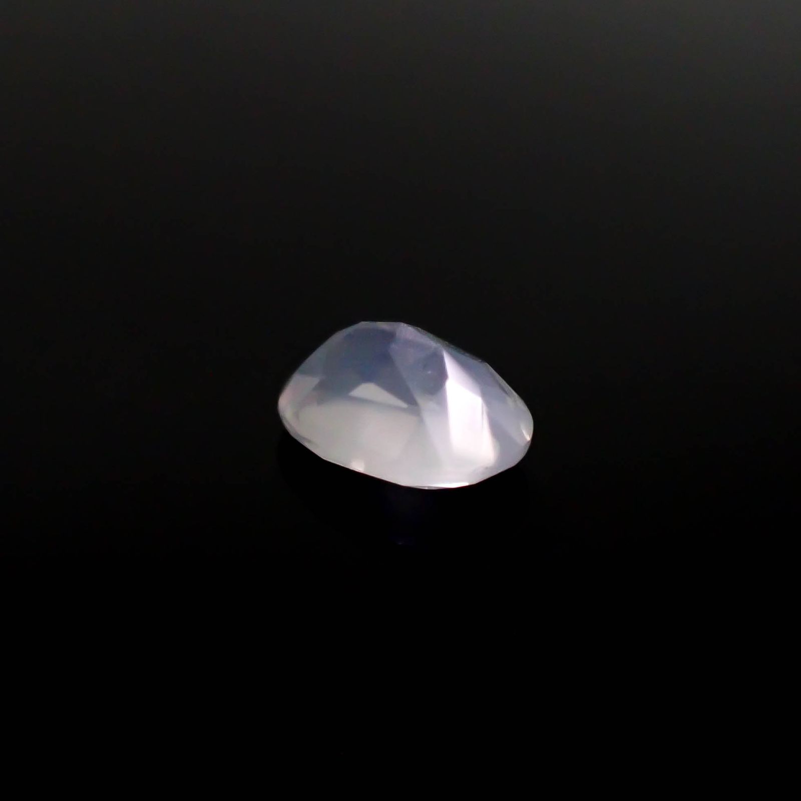 ムーンストーン(宝石名オーソクレース)インド/スリランカ産 0.72ct 識別済[240527739]6.9x5mm前後