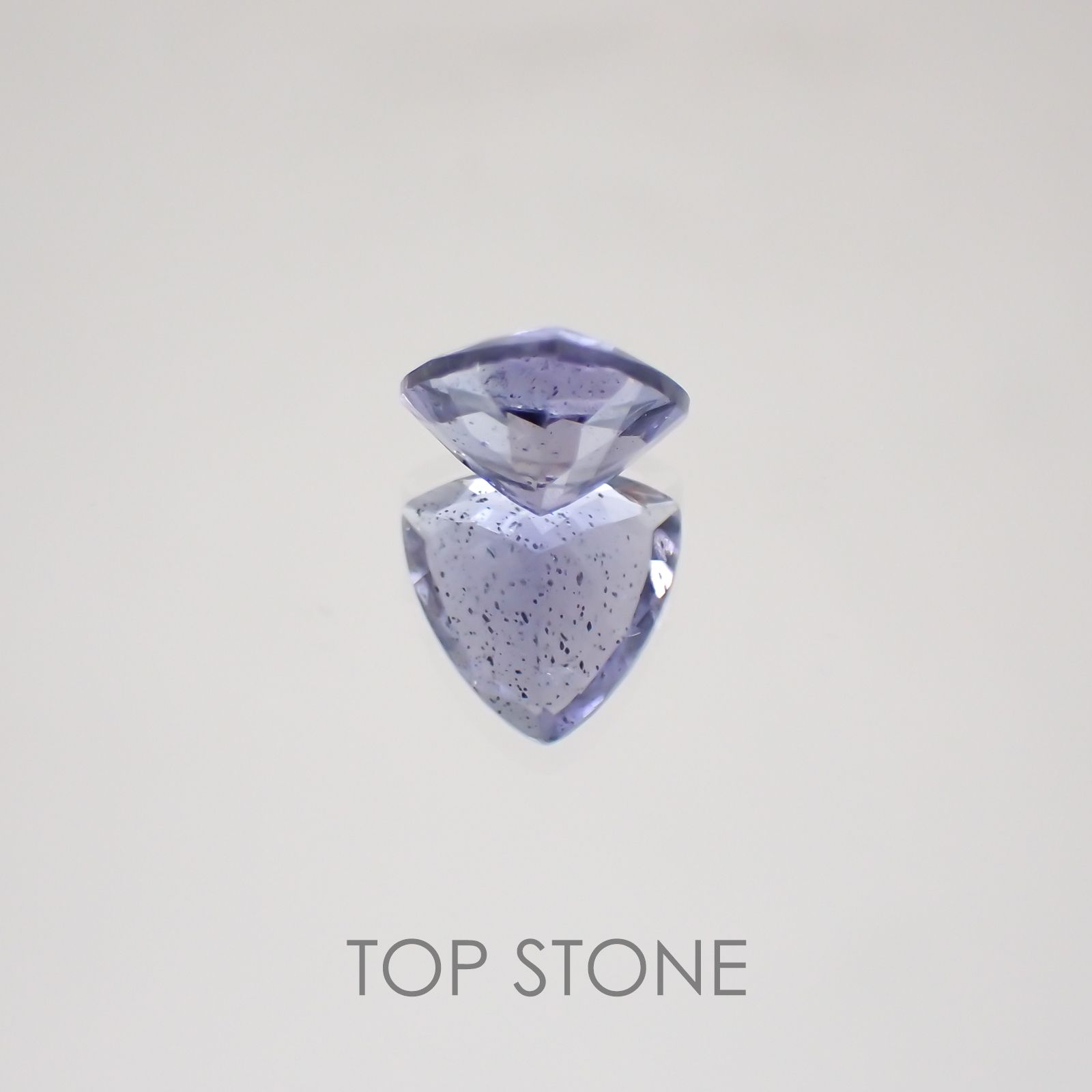 アイオライトサンストーン インド・ブラジル産 ルース 0.92ct[20129291]7.2×7.2mm前後