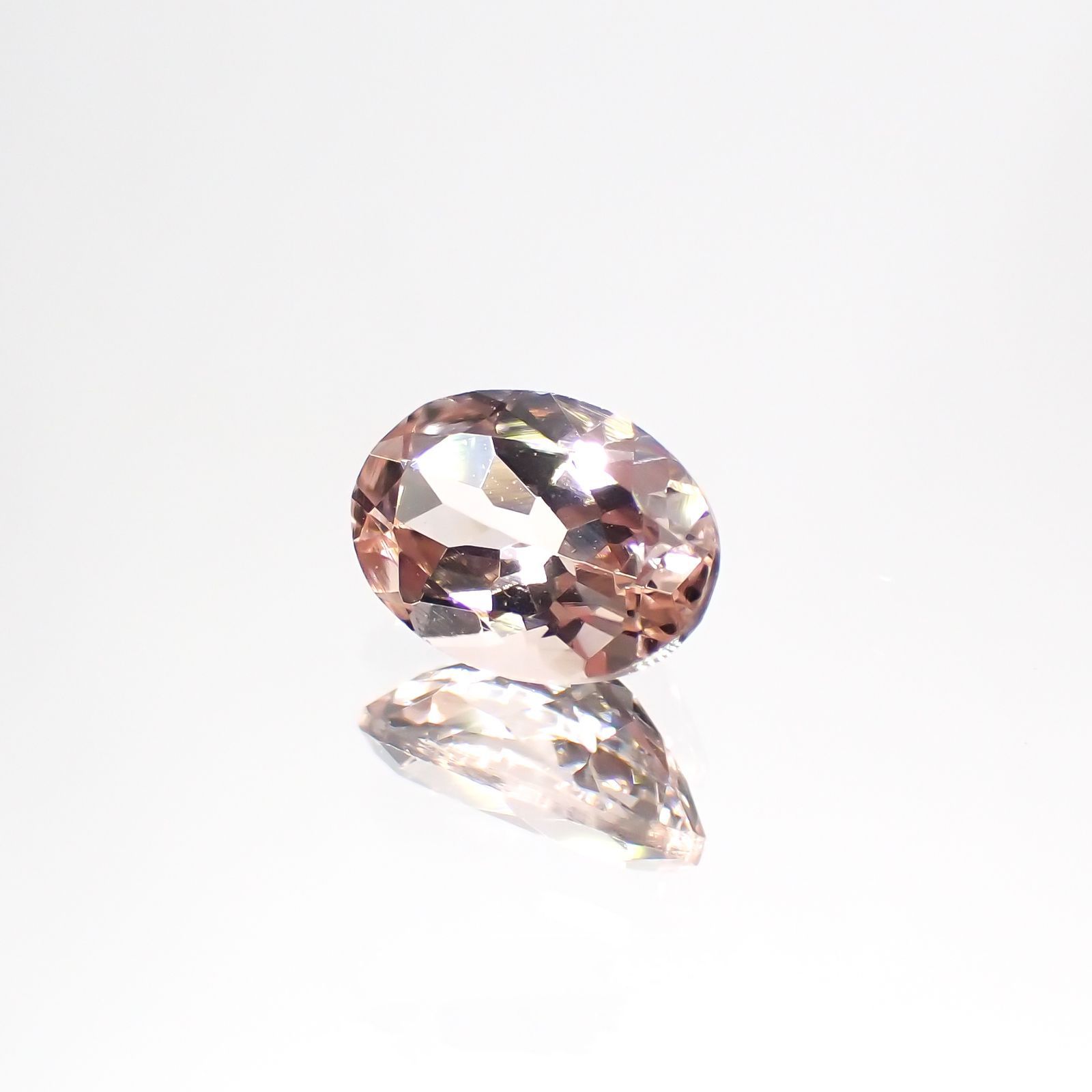 モルガナイト(宝石名モルガナイト)ナイジェリア産 0.67ct 識別済[220114000]7x5mm前後