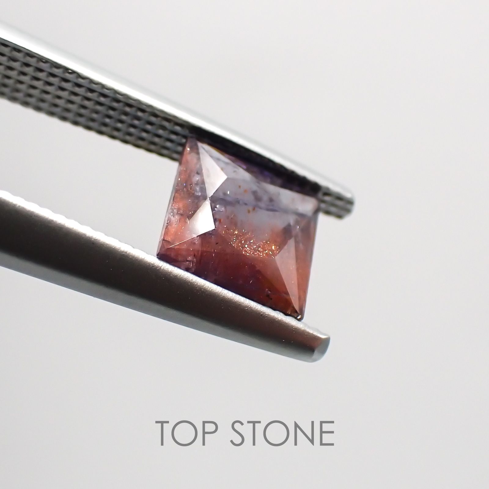 ◇プリンセスカット◇ブラッドショットアイオライト(宝石名アベンチュリン・アイオライト) インド産 0.88ct 識別済[210310451]6×5.9mm前後