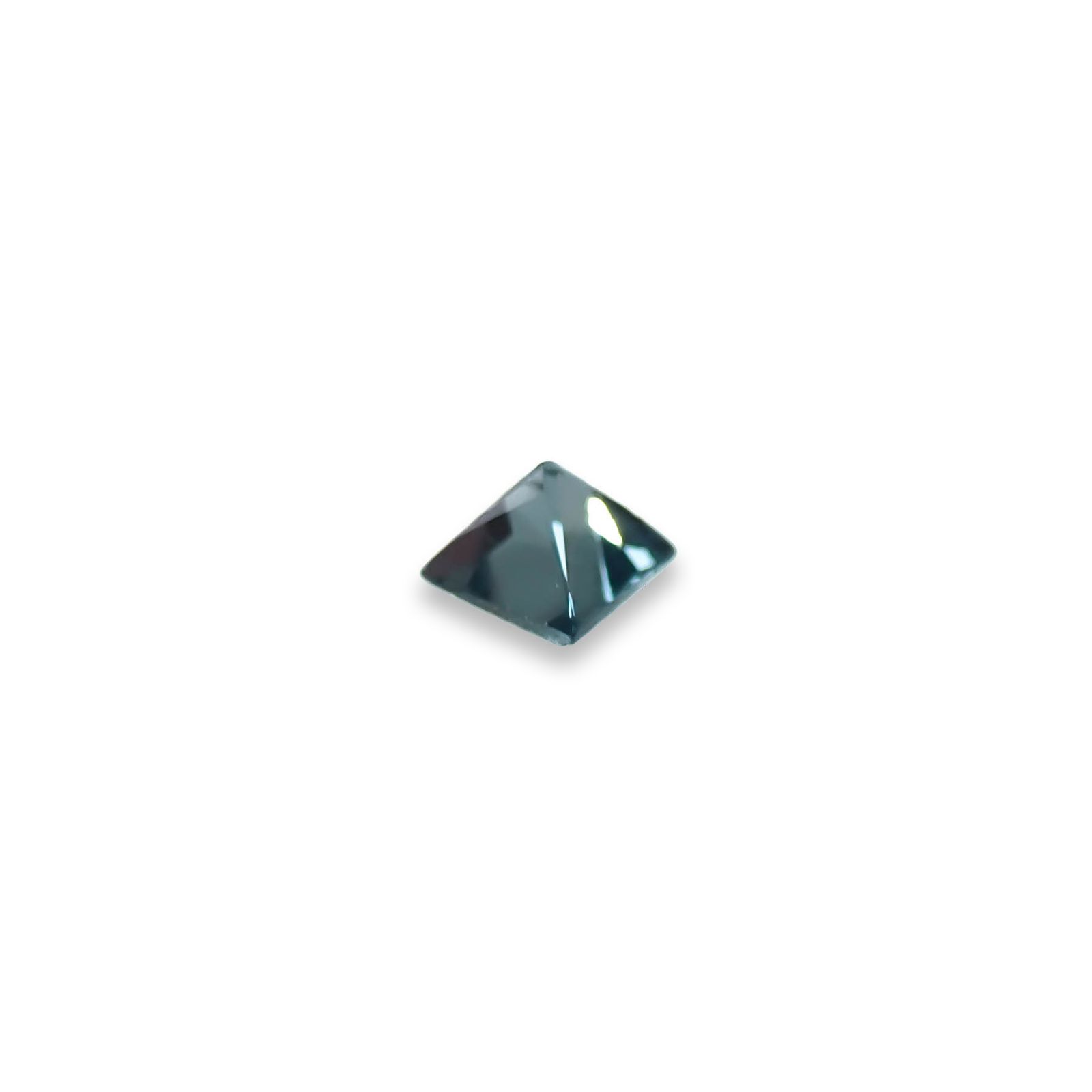 ◇プリンセスカット◇ベキリーブルーガーネット（カラーチェンジガーネット アレキタイプ） マダガスカル・ベキリー産 0.031ct [250330071]1.6x1.6mm前後