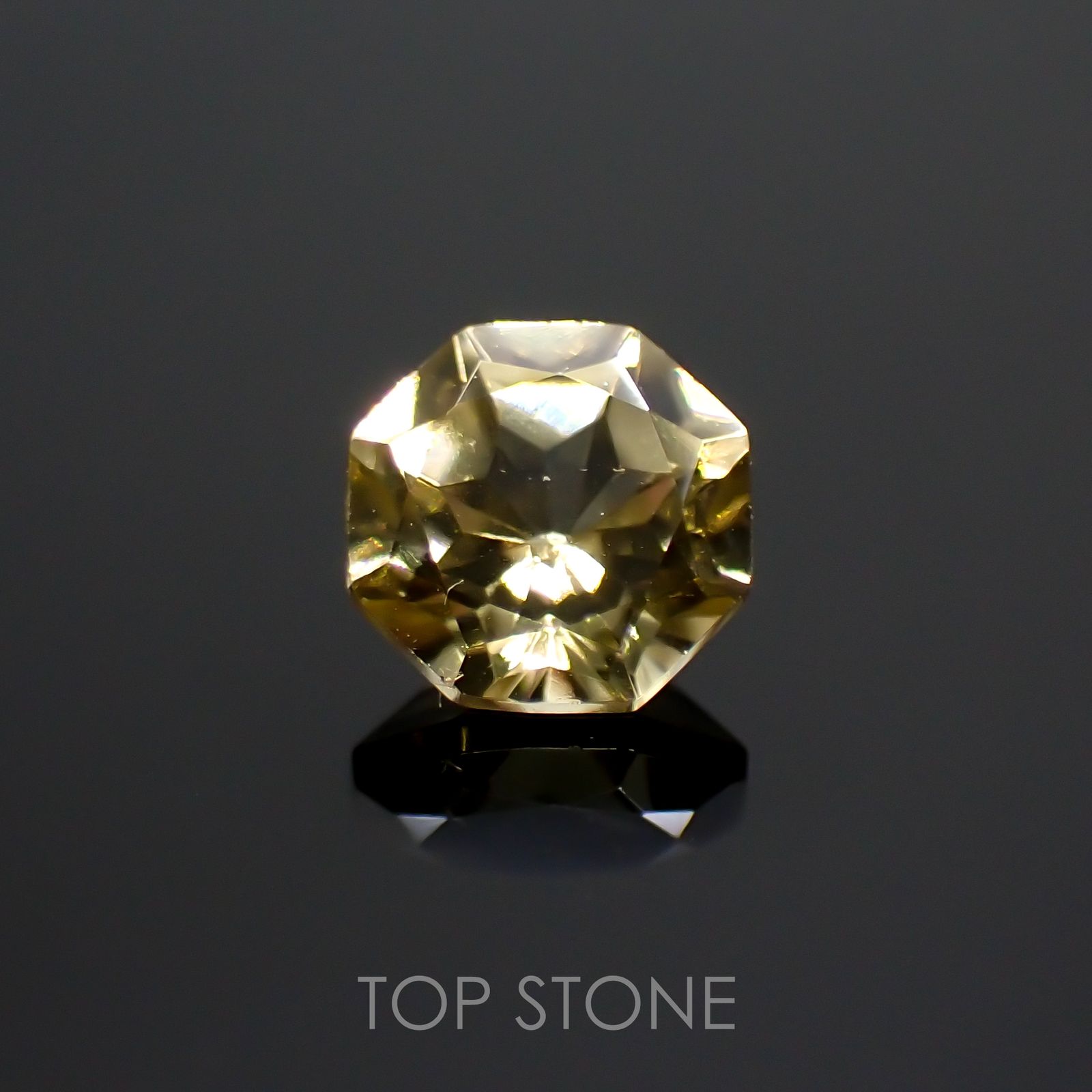 ◇オクタゴンカット◇イエロージルコン(宝石名ジルコン) カンボジア産 0.85ct 識別済[210410485]5.1×5.1mm前後