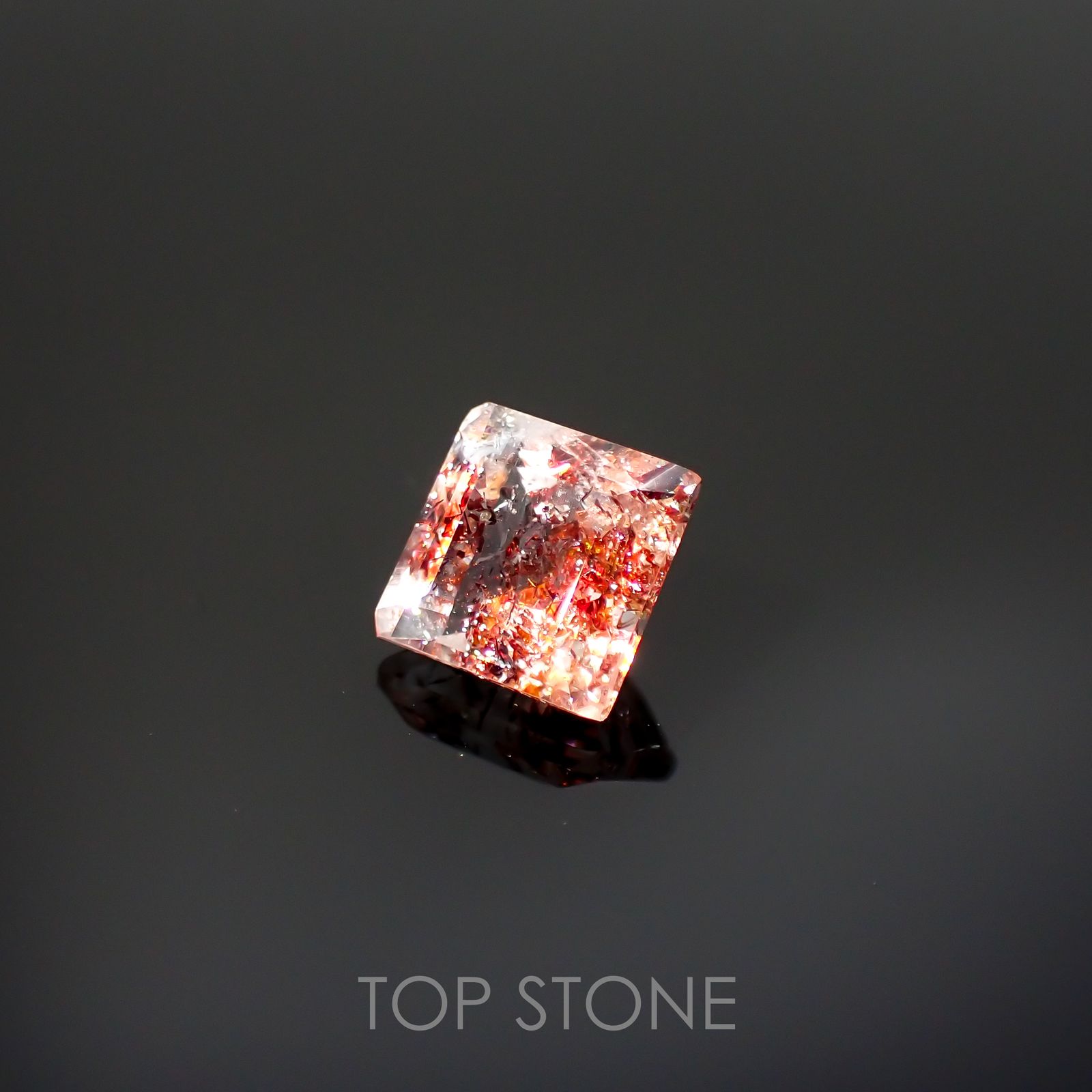 ファイヤークォーツ ナイジェリア産 1.18ct[220114765]6.3x6.2mm前後