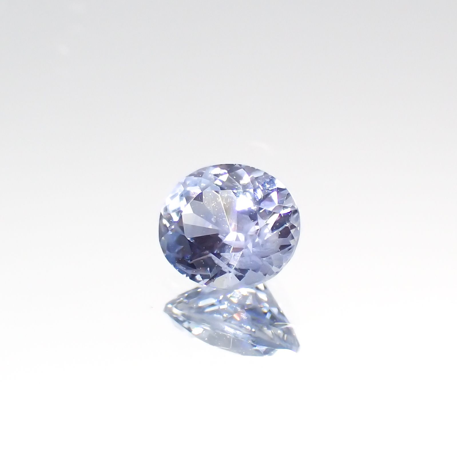 アイスブルーサファイア(宝石名サファイア)スリランカ/マダガスカル産 0.37ct 識別済[230421399]4.6x3.9mm前後