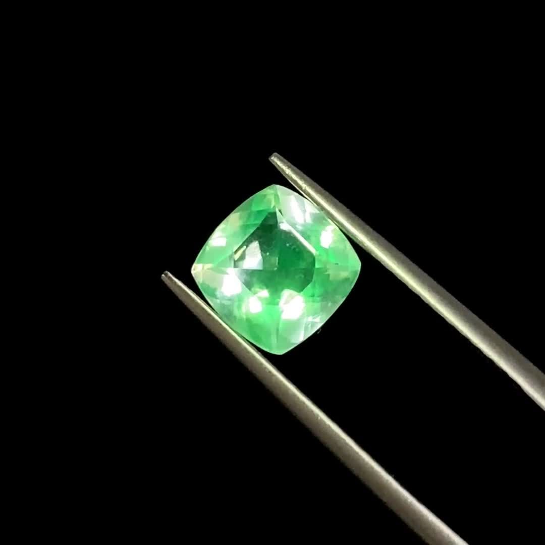 ハイアライトオパール(宝石名オパール)メキシコ産 ソ付(彩珠) 1.622ct