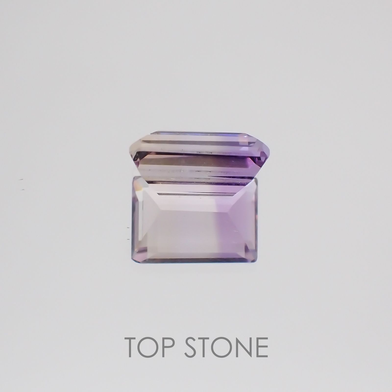 アワーグラスアメジスト(宝石名バイカラー・クォーツ) モロッコ産 2.73ct 識別済[21038596]10.2×7.1mm前後
