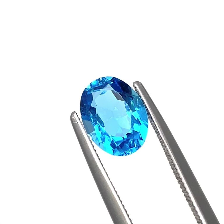 スイスブルートパーズ ブラジル産 1.98ct [241229575]8.2x6.3mm前後 
