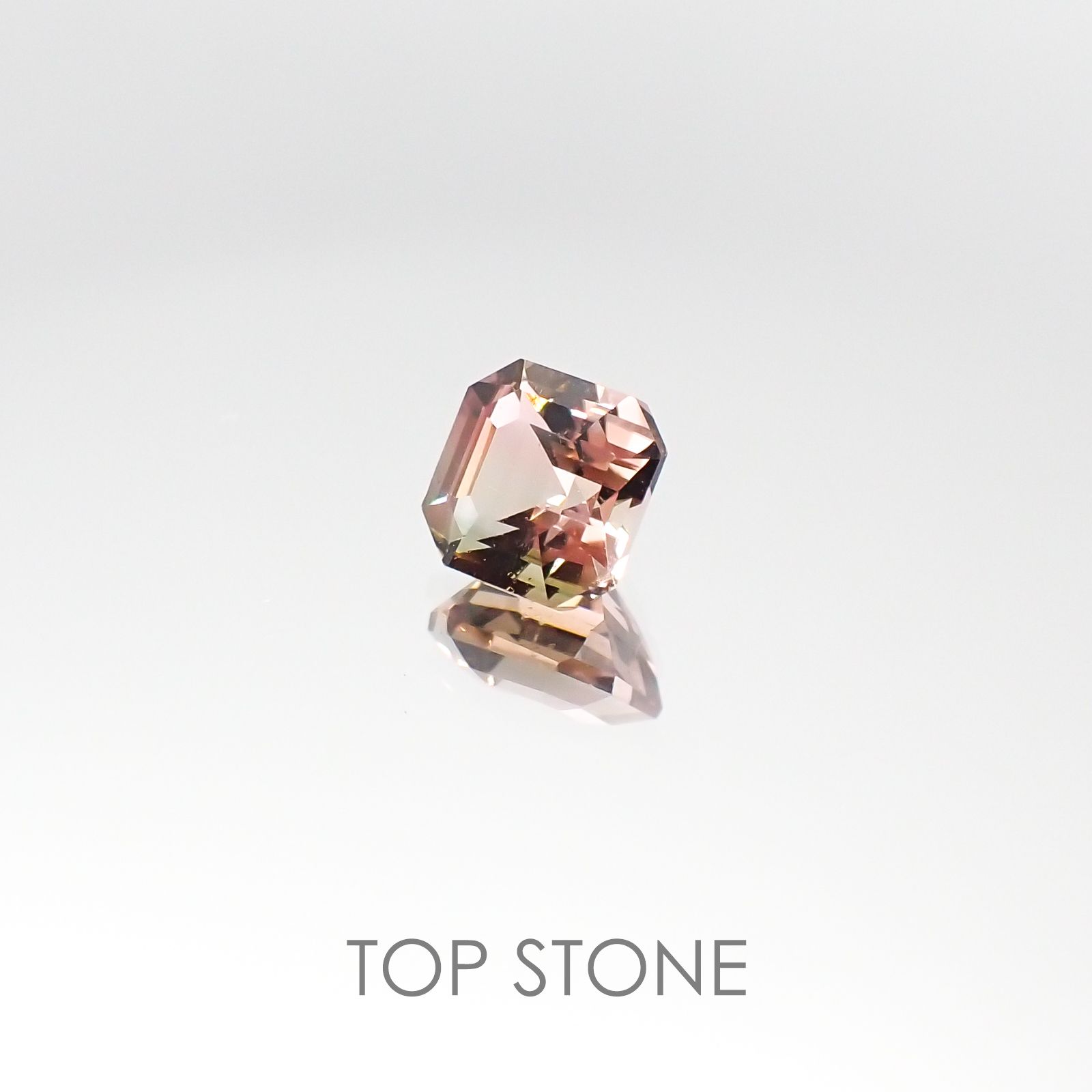 バイカラートルマリン ブラジル産 ルース 0.73ct[20095678]5.2×5.2mm前後
