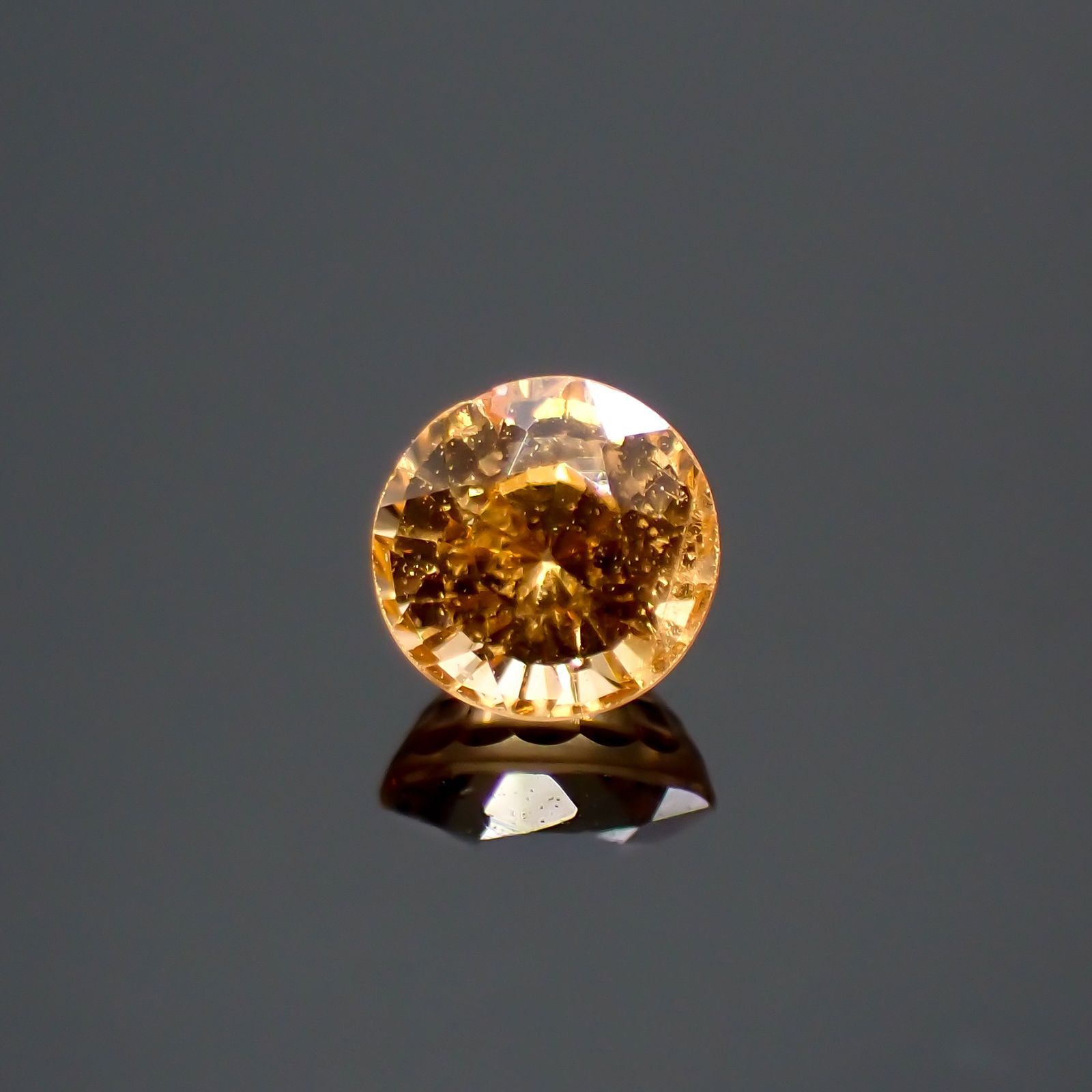 スペサルティンガーネット ケニア産 0.22ct[220114179]3.3x3.3mm前後