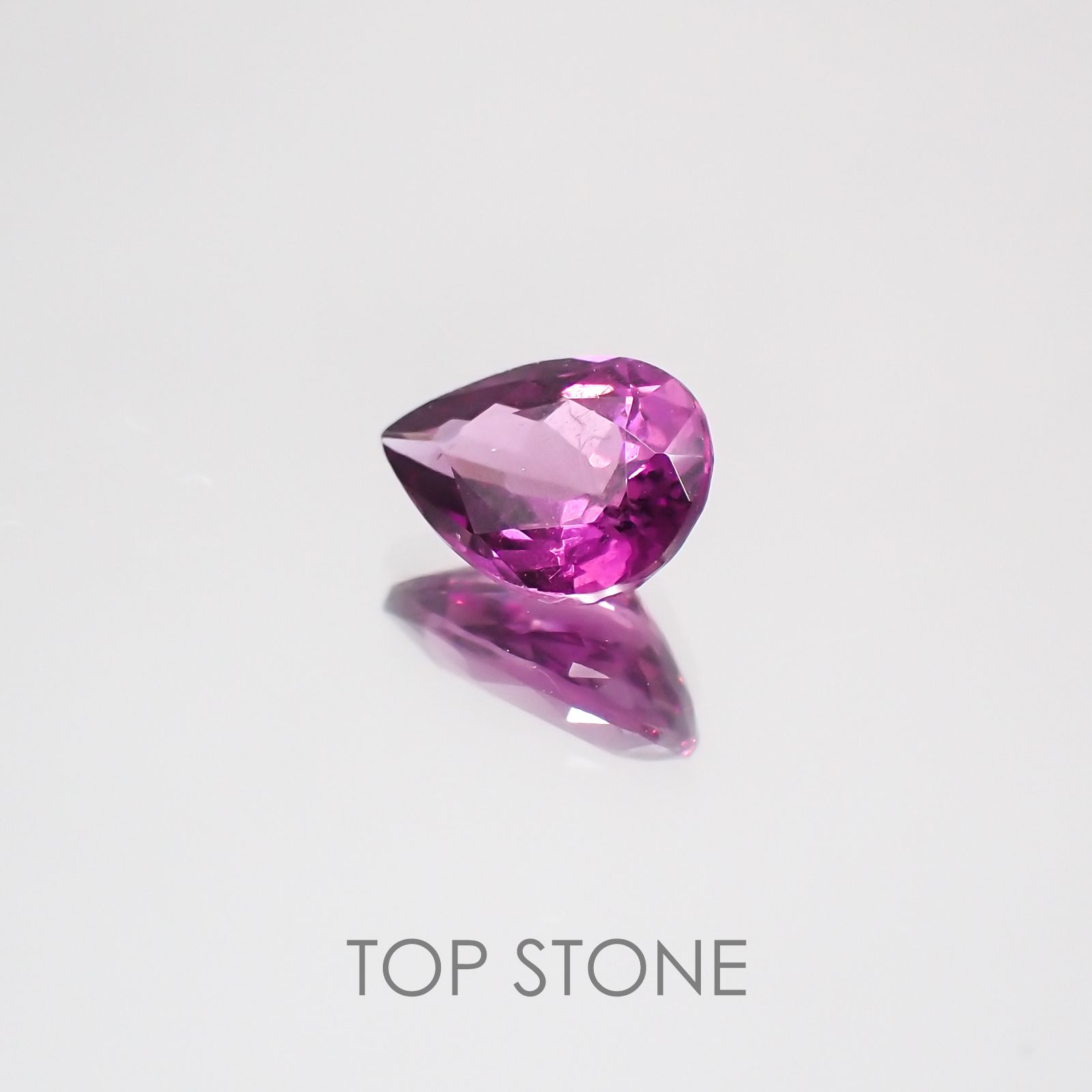 グレープガーネット(宝石名ガーネット) ブラジル産 0.72ct 識別済[21069690]6.8×4.8mm前後