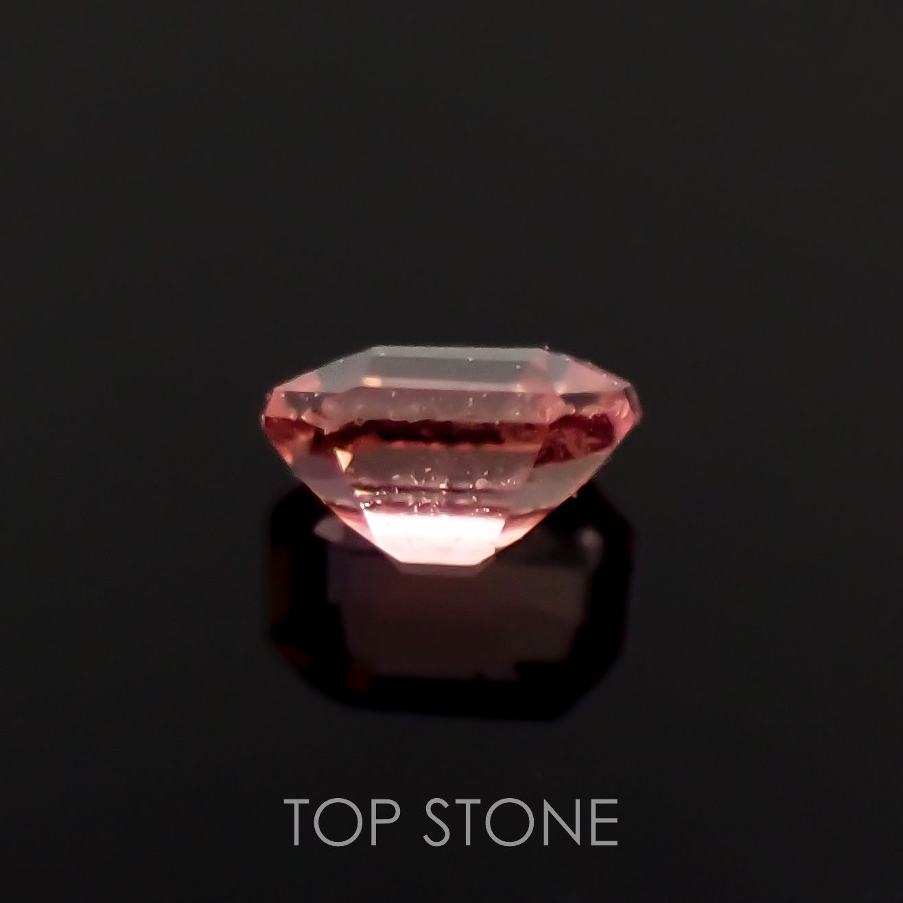 ヴェイリネナイト(宝石名ベイリネナイト)パキスタン産 0.037ct 識別済[221219284]2.1x1.6mm前後