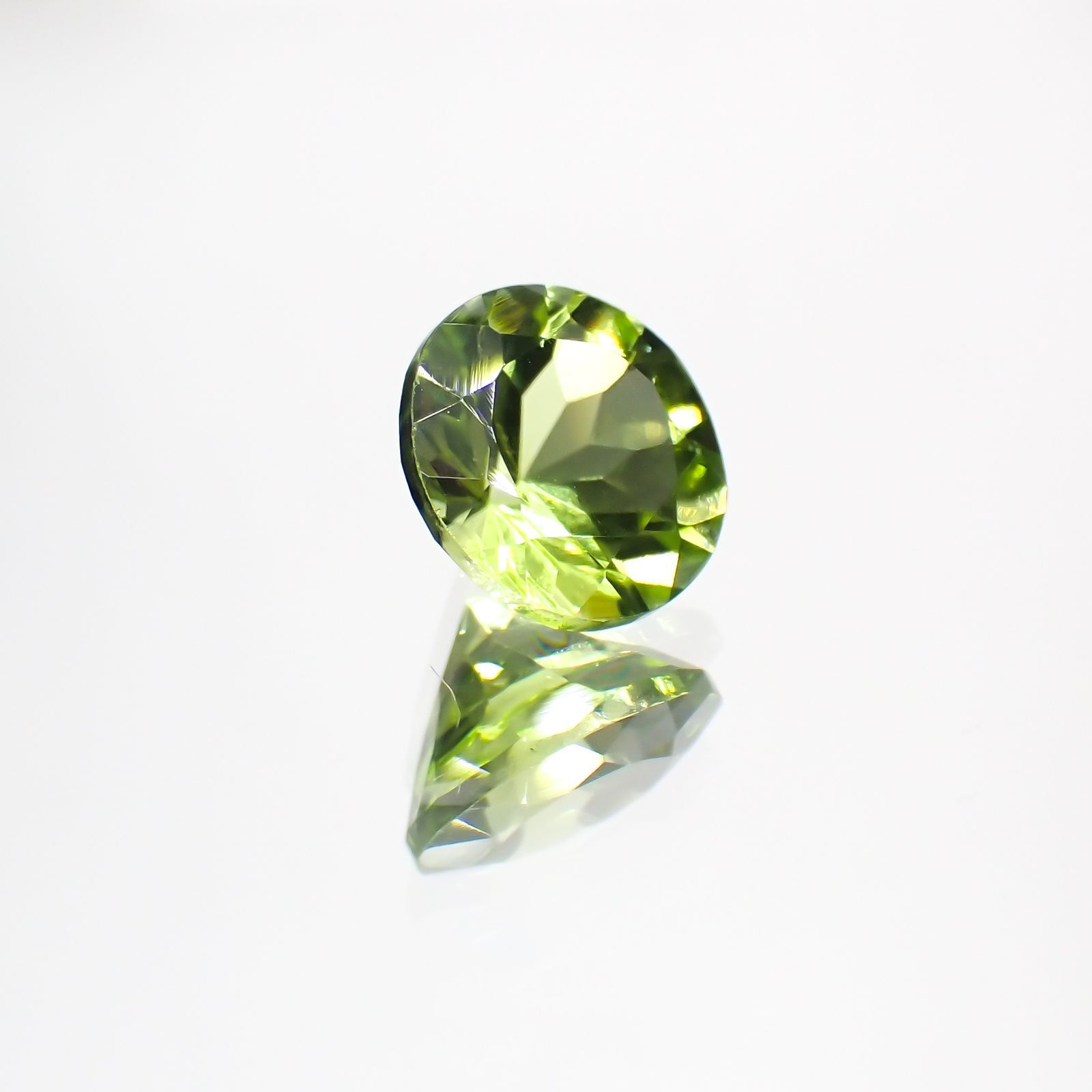 ペリドット(宝石名ペリドット) パキスタン産 1.43ct 識別済[211013084]6.9×6.9mm前後