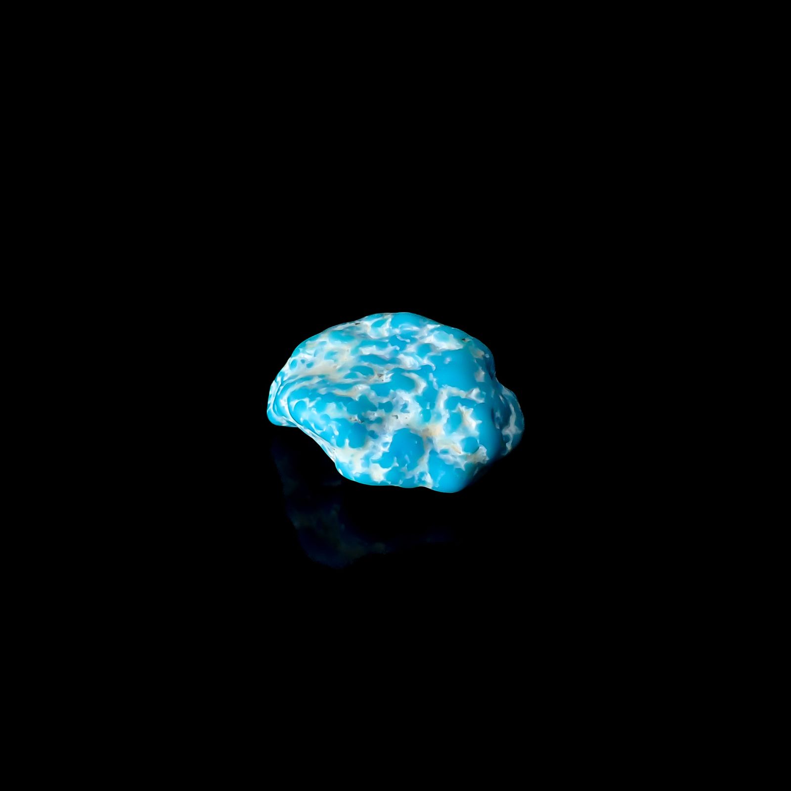 ターコイズ 原石 アメリカ・アリゾナ州キングマン産 7.56ct[240226366]15.4x12.6mm前後