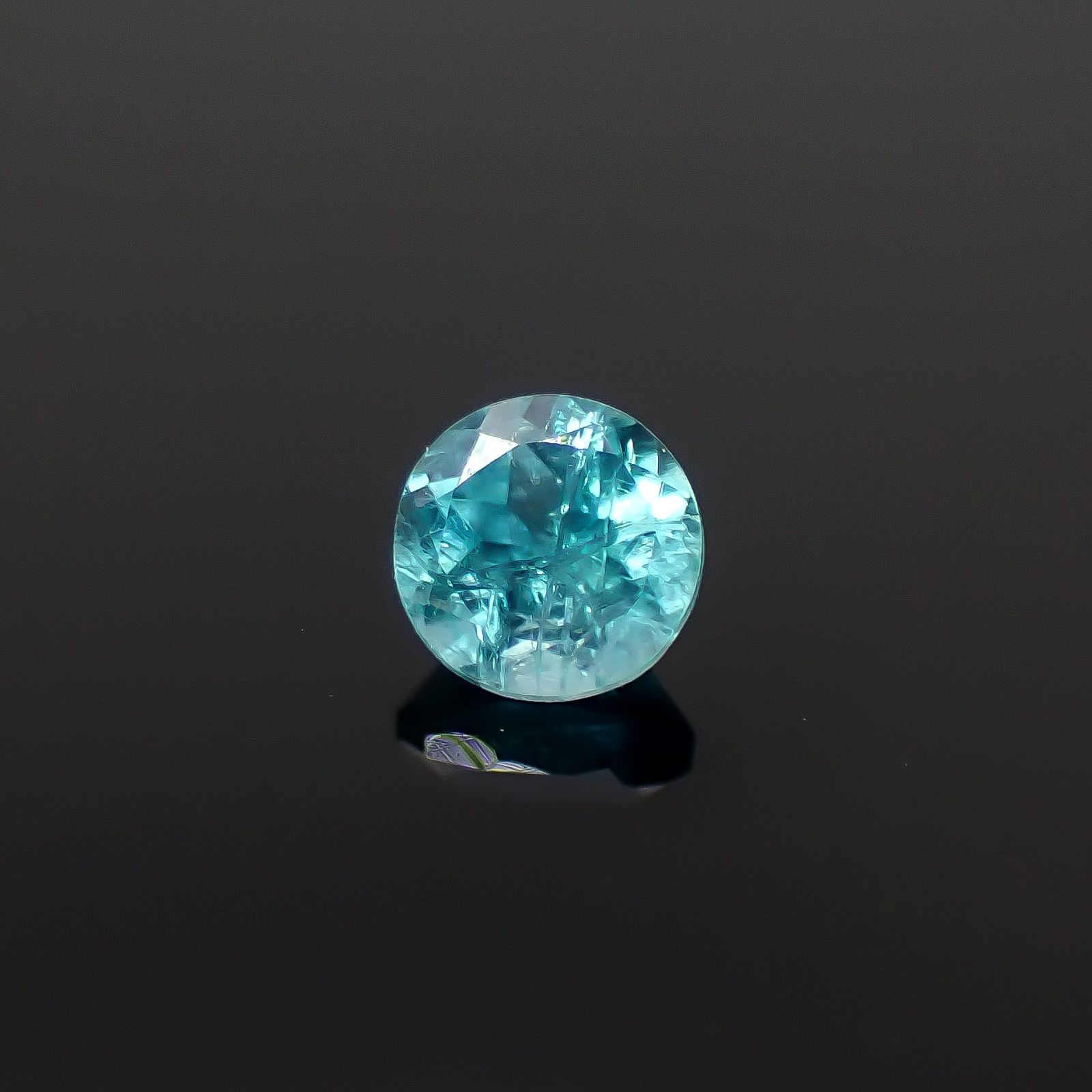 グランディディエライト マダガスカル産 0.19ct [250730678]3.6x3.5mm前後