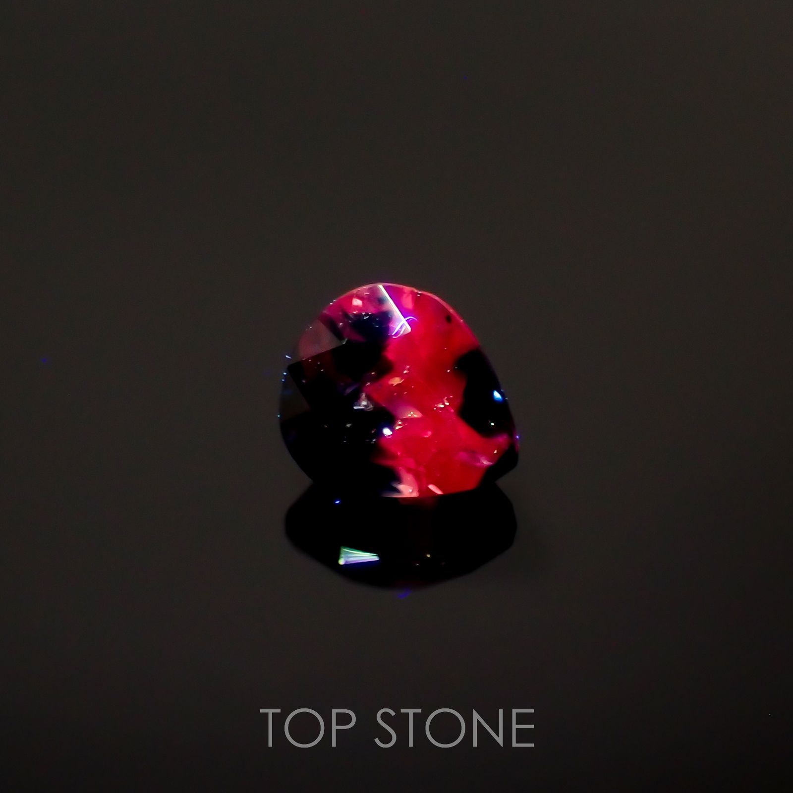 ウィンザーサファイア(宝石名サファイア)タンザニア・ウィンザー産 0.31ct 識別済[220616157]4x3.5mm前後