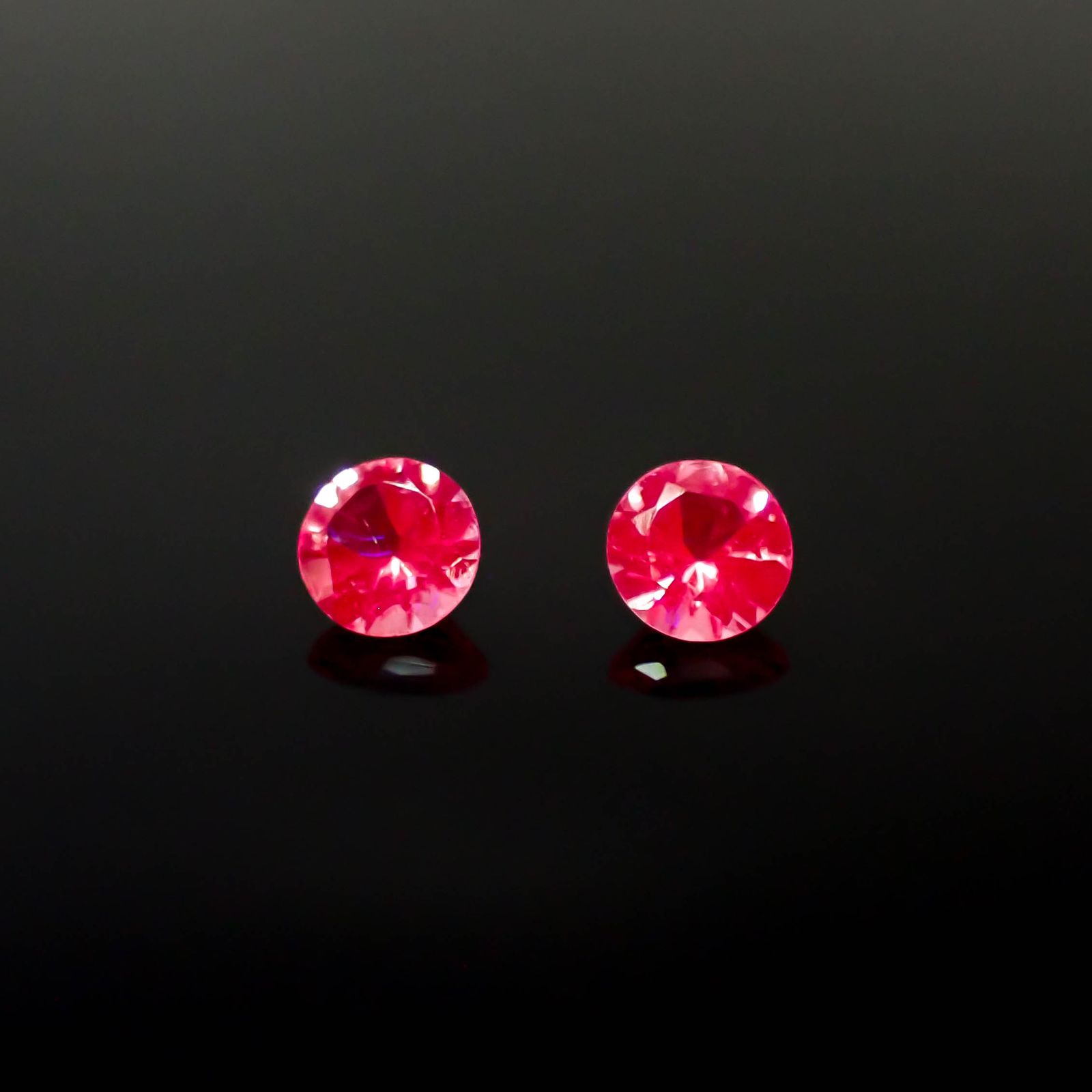 ◇ペアセット◇ピンクスピネル タンザニア産 0.41ct(2pcs合計) [250730793]3.6x3.6mm前後
