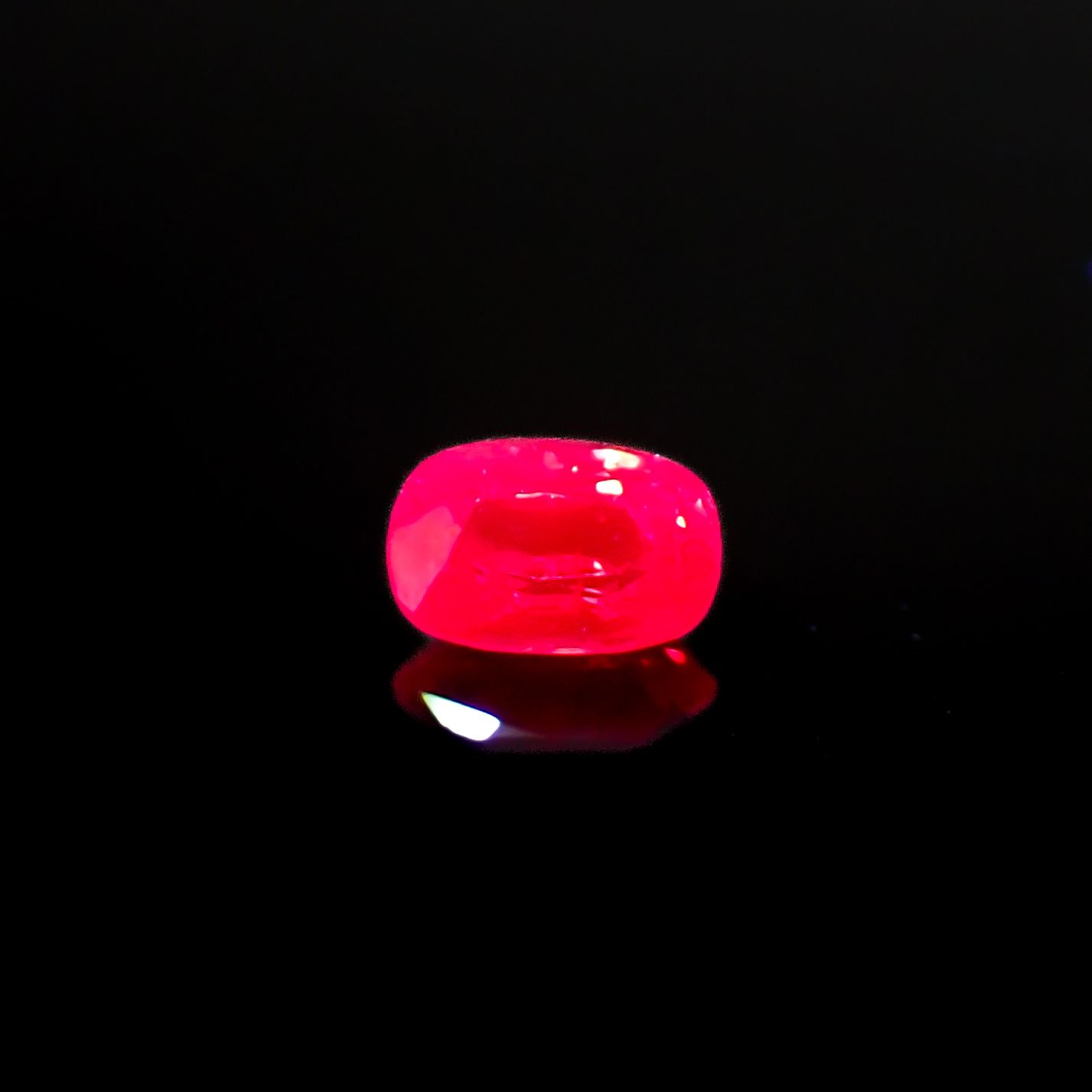 ジェダイスピネル(宝石名スピネル/別名ジェダイスピネル)ビルマ産 GUILD鑑付 0.41ct / 5.36x3.52mm前後 [260732538]
