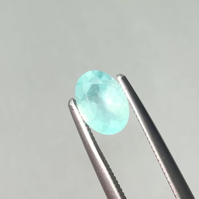 グランディディエライト マダガスカル産 0.69ct / 7.1x5.1mm前後 