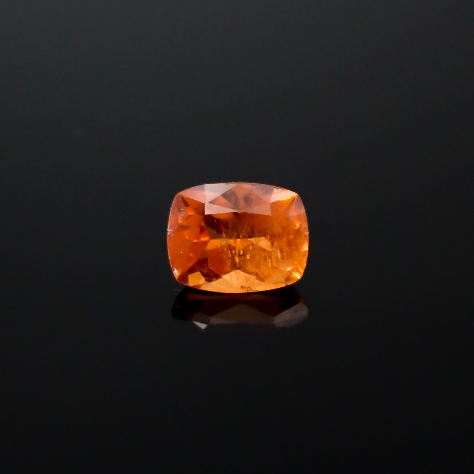 トリプライト(宝石名トリプライト)ブラジル産 0.54ct 識別済[240928689]5.2x4mm前後