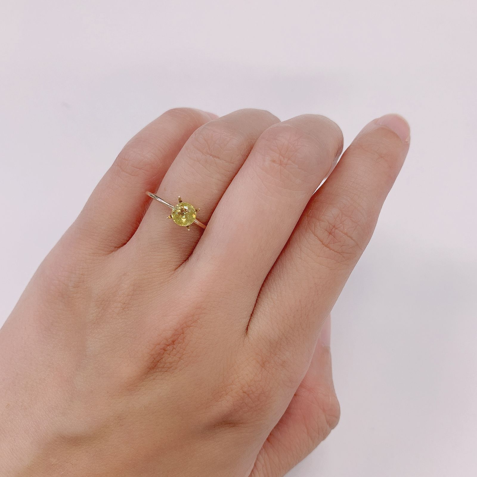 イエロースフェーン マダガスカル産 ルース 0.59ct[210812765]4.9×4.9mm前後