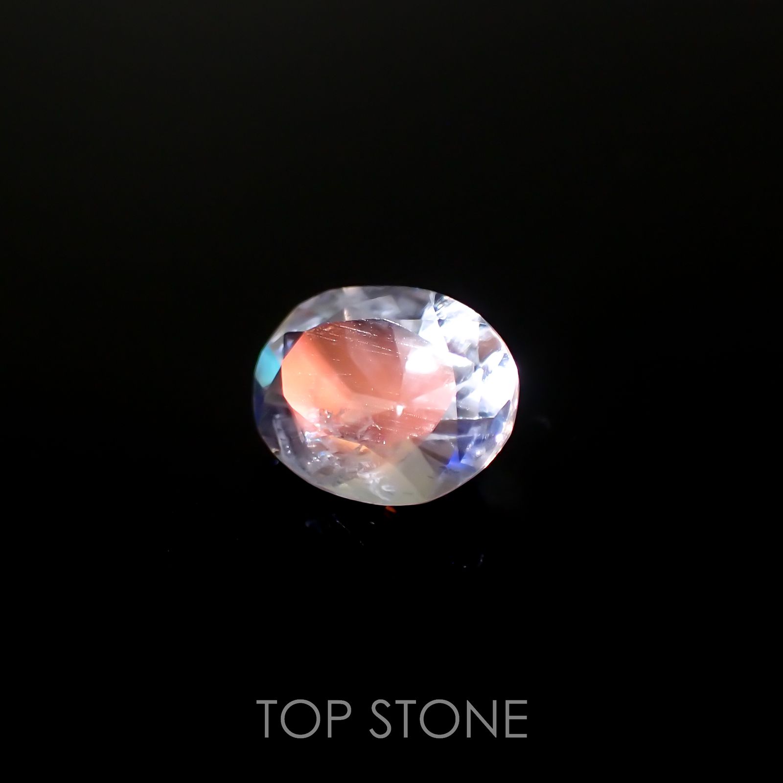 レインボームーンストーン(宝石名ラブラドライト)タンザニア産 0.61ct 識別済[220717207]6.5x5mm前後