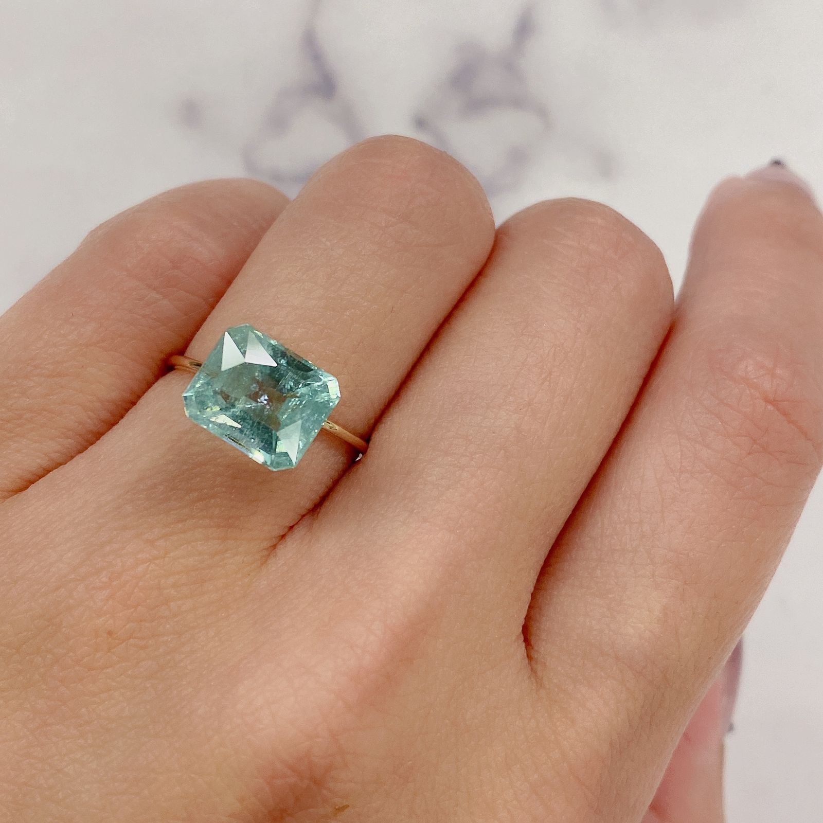 パライバトルマリン(宝石名トルマリン/別名パライバ・トルマリン) モザンビーク産 3.184ct ソ付(宝貴協)[21019385]9.5×8.0mm前後