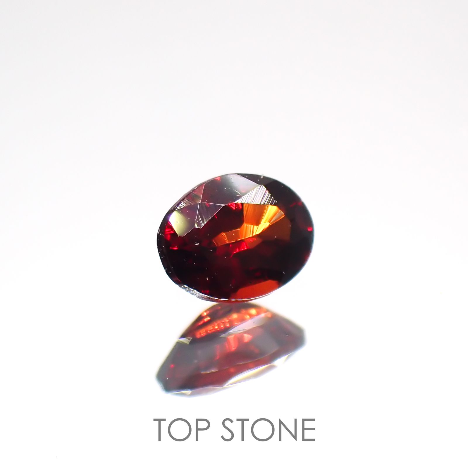 レッドスピネル(宝石名レッド・スピネル)タンザニア産 0.19ct 識別済[220114325]3.8x2.9mm前後