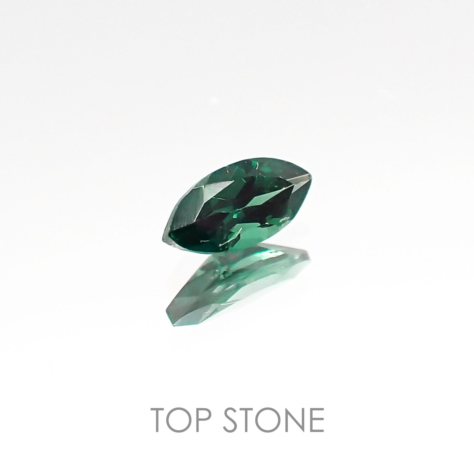 カラーチェンジガーネット(アレキタイプ) マダガスカル・ベキリー産 ルース 0.176ct[20106601]5.2×2.4mm前後