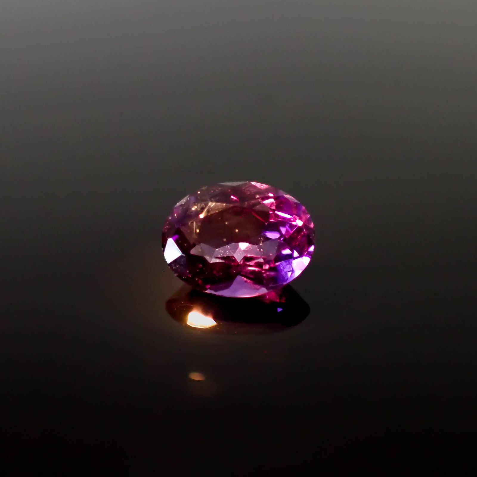 カラーシフトアメジスト ブラジル/ウルグアイ産 1.24ct [250530324]8.2x6.3mm前後