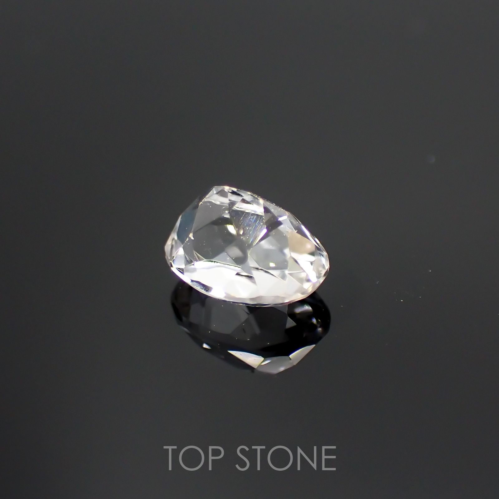 カラーレススポジュミン(宝石名ホワイト・スポジュミン) ブラジル産 1.19ct 識別済[210812621]7×5.1mm前後