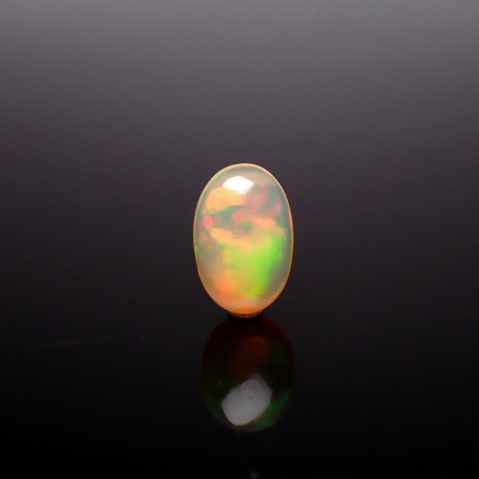 エチオピアオパール(宝石名オパール)エチオピア産 識別済 3.42ct / 14x9.2mm前後 [260722818]