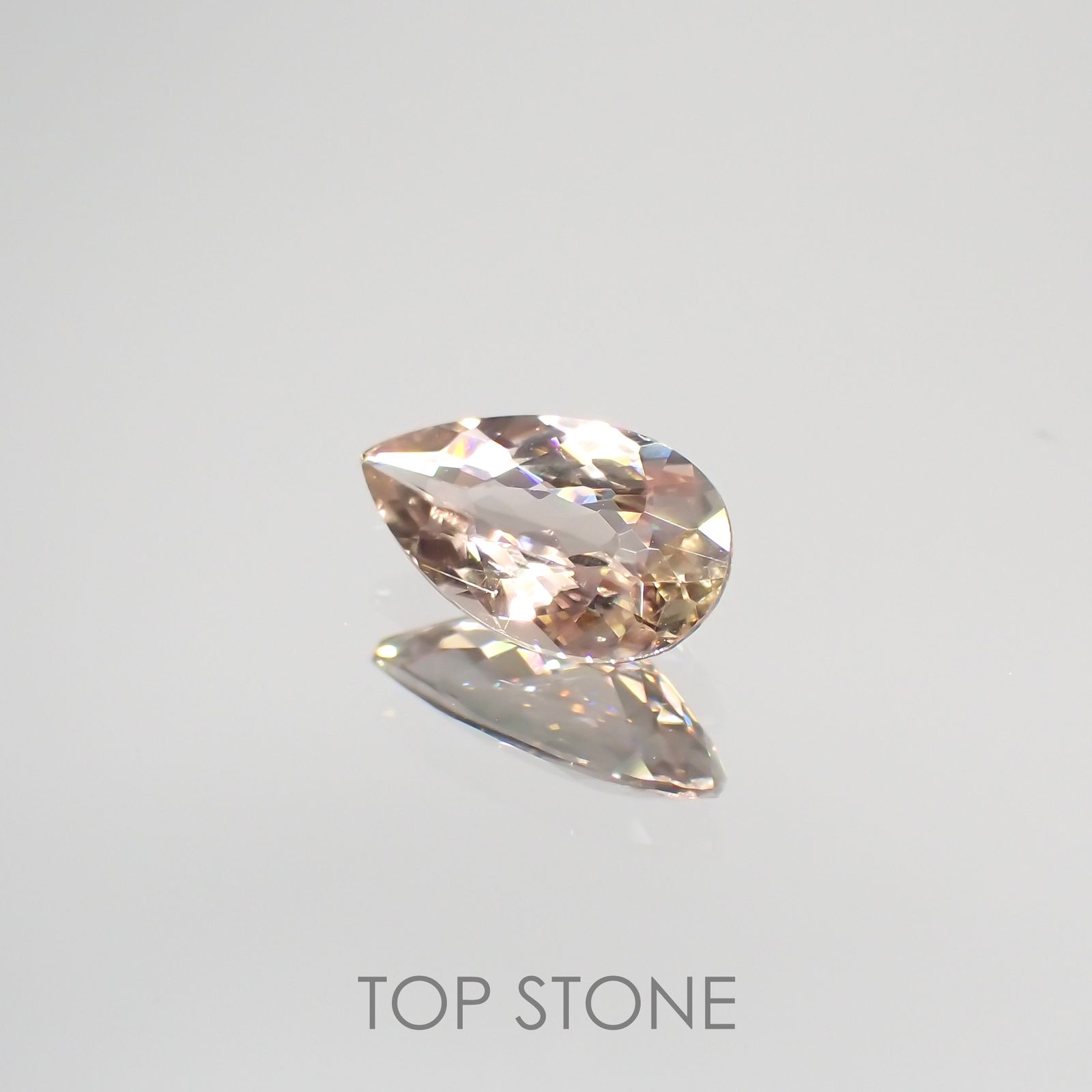 ダイアスポア カラーチェンジ(宝石名ダイアスポア) トルコ産 0.87ct 識別済[210912419]8.7×5.1mm前後
