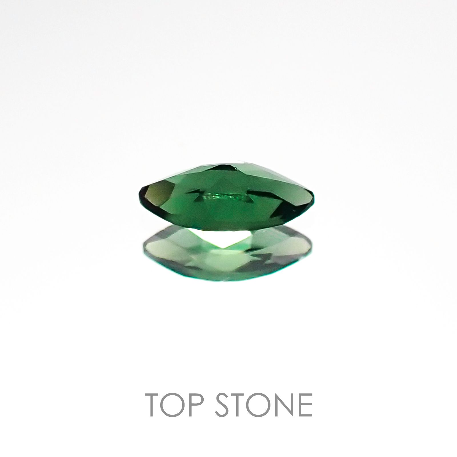 カラーチェンジガーネット(アレキタイプ)(宝石名ガーネット/カラーチェンジタイプ) マダガスカル・ベキリー産 0.15ct 識別済[20106598]5×2.4mm前後