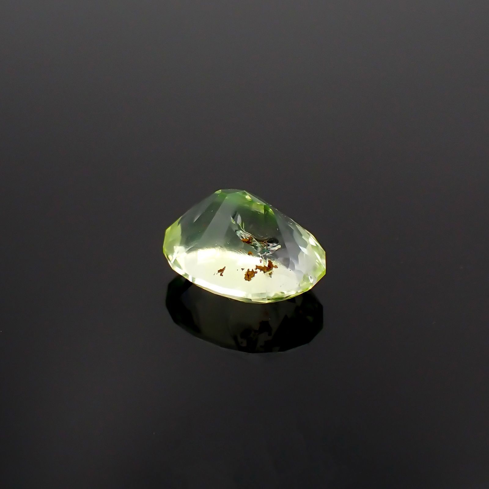 ハイアライトオパール(宝石名イエローグリーン コモン・オパール/別名ハイアライト)メキシコ産 ソ付(彩珠) 2.049ct / 9.9x7.7mm前後 [230119873]