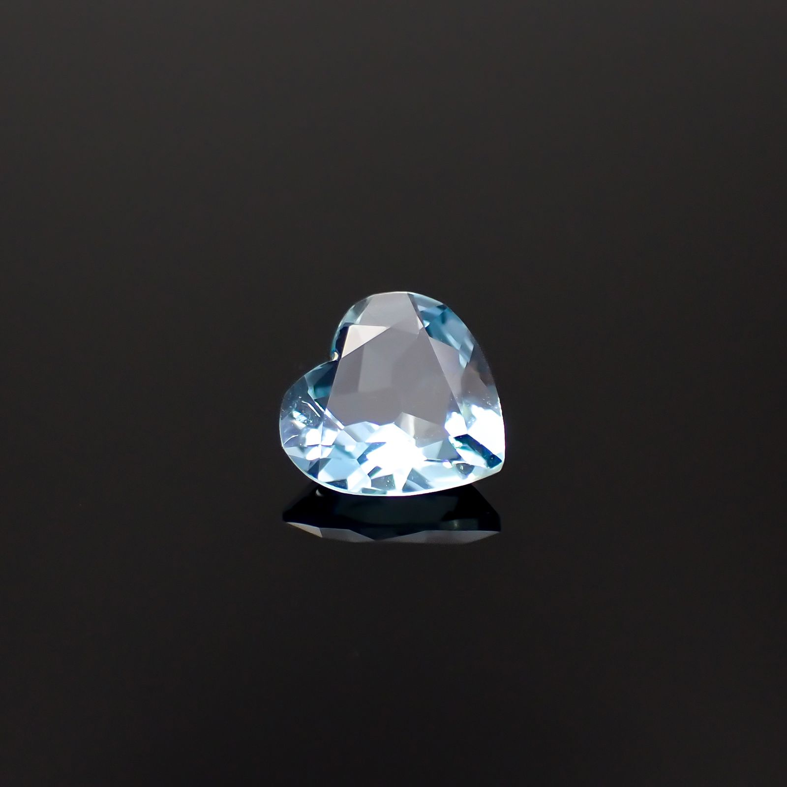 サンタマリアアクアマリン ブラジル産 1.29ct[231224582]8x8.2mm前後