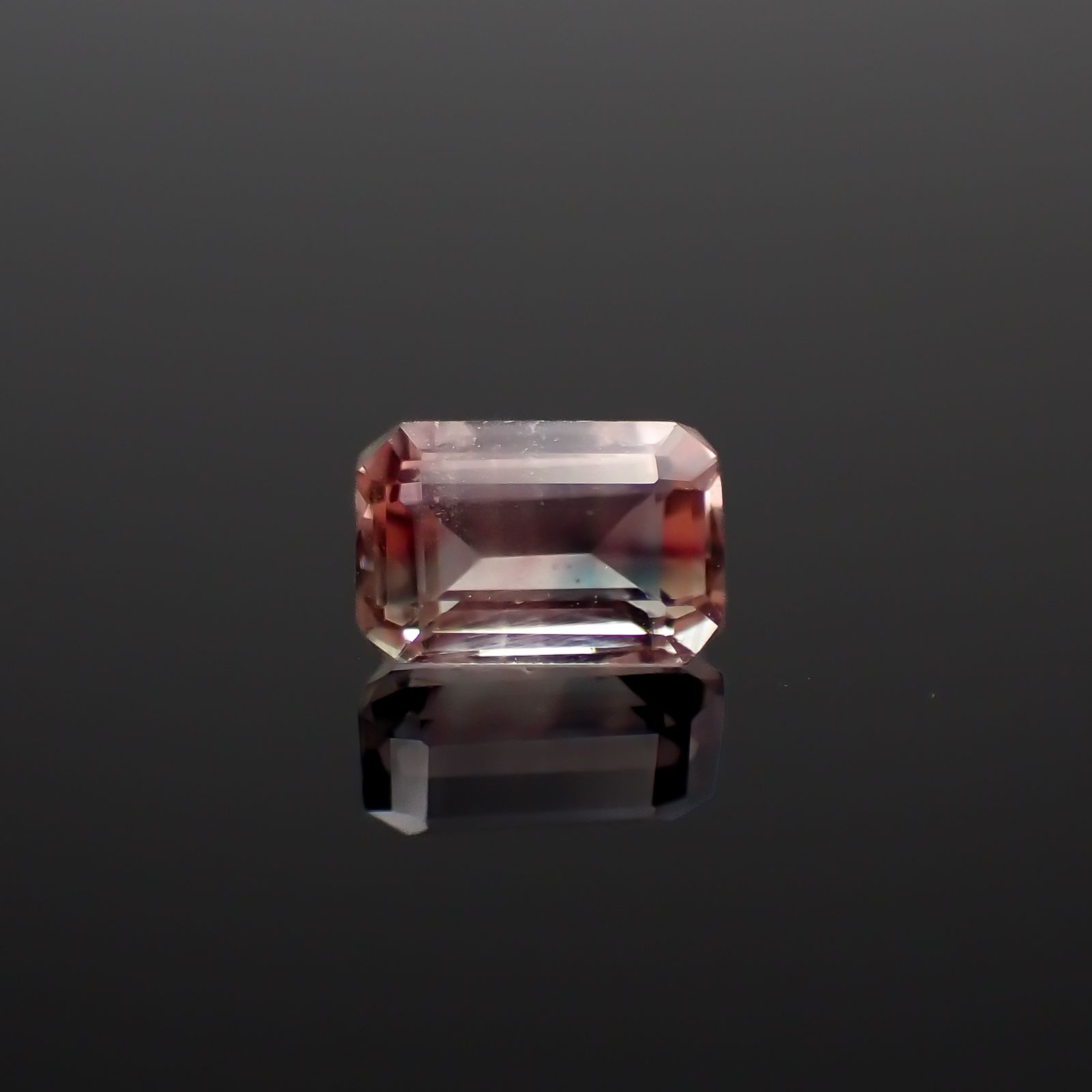 パーティカラーオレゴンサンストーン アメリカ・オレゴン州産 0.59ct[230722845]5.9x3.8mm前後