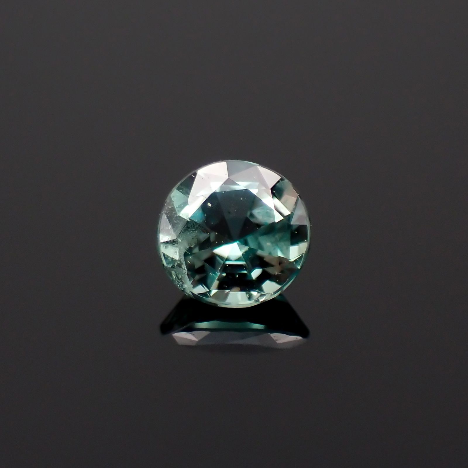 アレキサンドライト(宝石名アレキサンドライト)ブラジル産/EmeraldMains社製 0.169ct ソ付(彩珠)[230522066]3.3x3.3mm前後