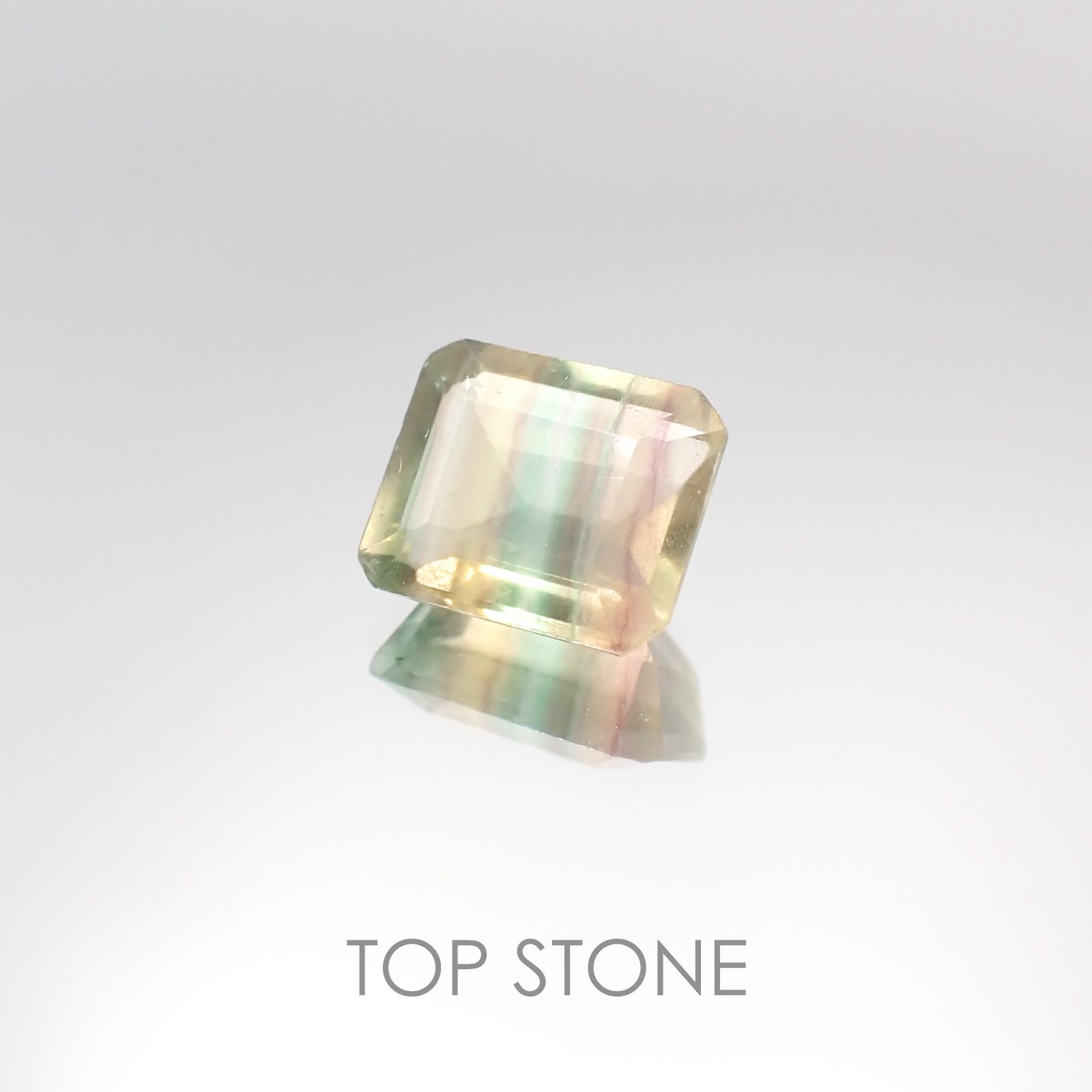 バイカラーフローライト ブラジル産 ルース 4.16ct[20106384]9.9×8.1mm前後