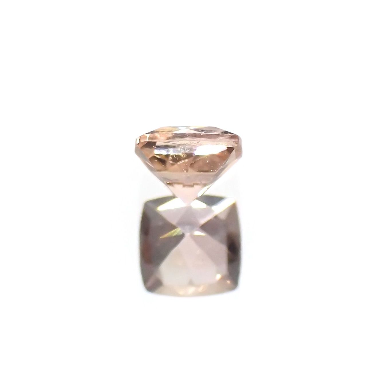 インペリアルトパーズ ブラジル産 0.15ct / 3x3mm前後 [230923550]