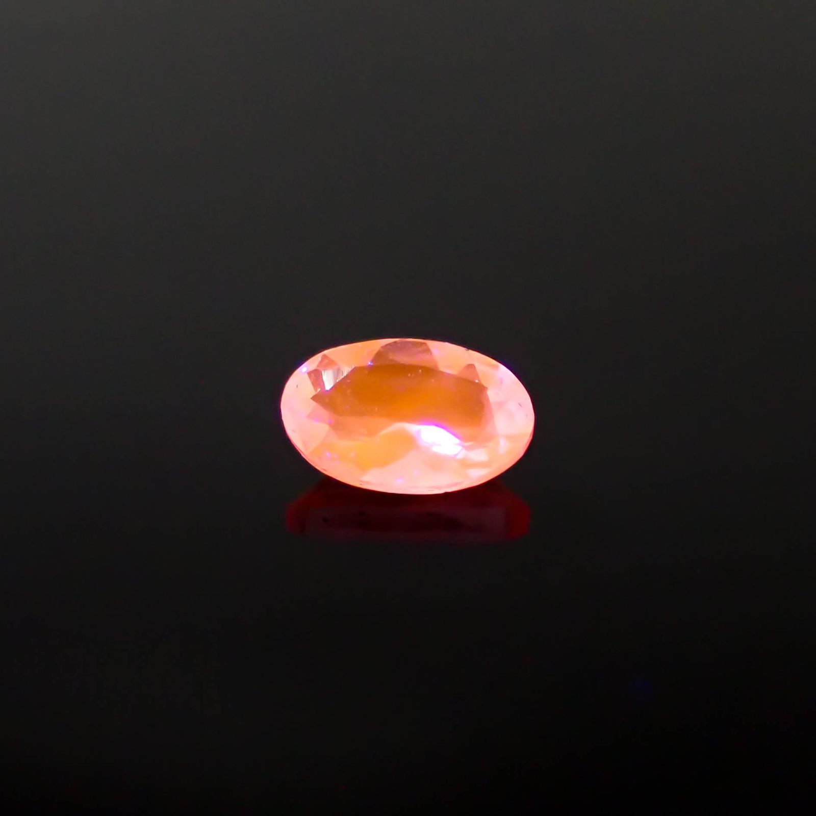 ハックマナイト アフガニスタン産 0.17ct [250530462]5x3mm前後