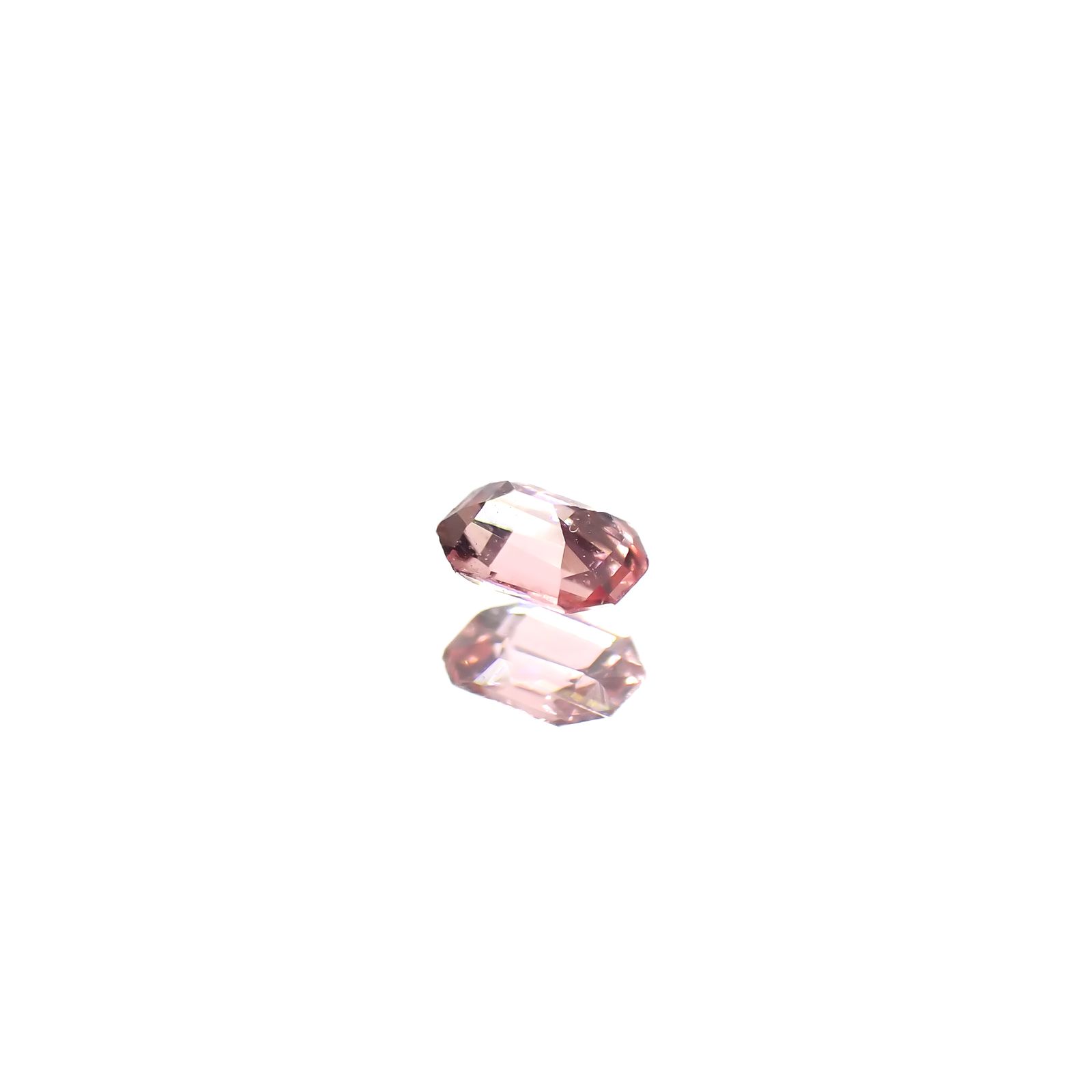 ヴェイリネナイト(宝石名ベイリネナイト)パキスタン産 0.033ct 識別済[240628342]2.3x1.7mm前後