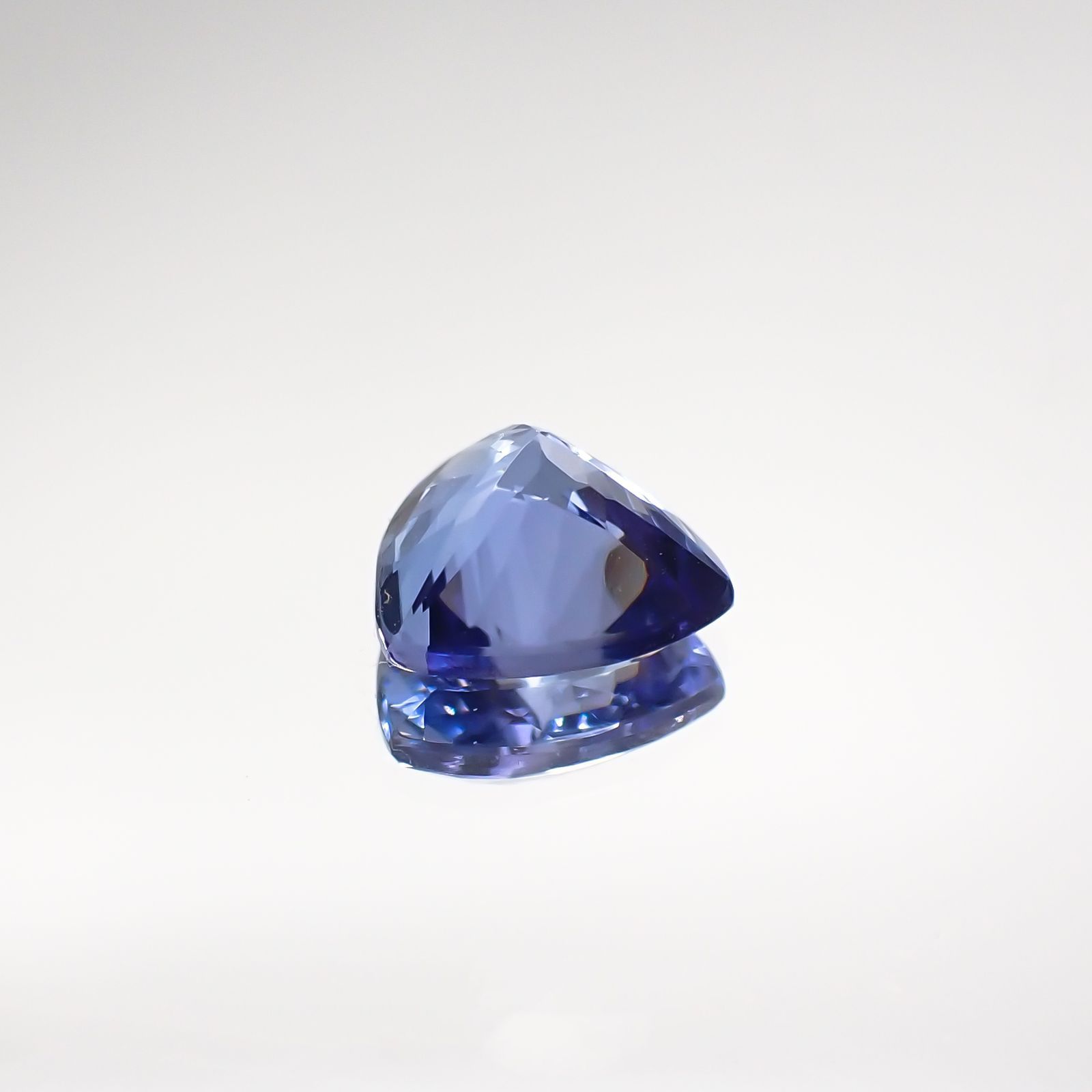 バイカラータンザナイト(宝石名タンザナイト) タンザニア産 1.250ct ソ付(彩珠)[210711818]7×7mm前後
