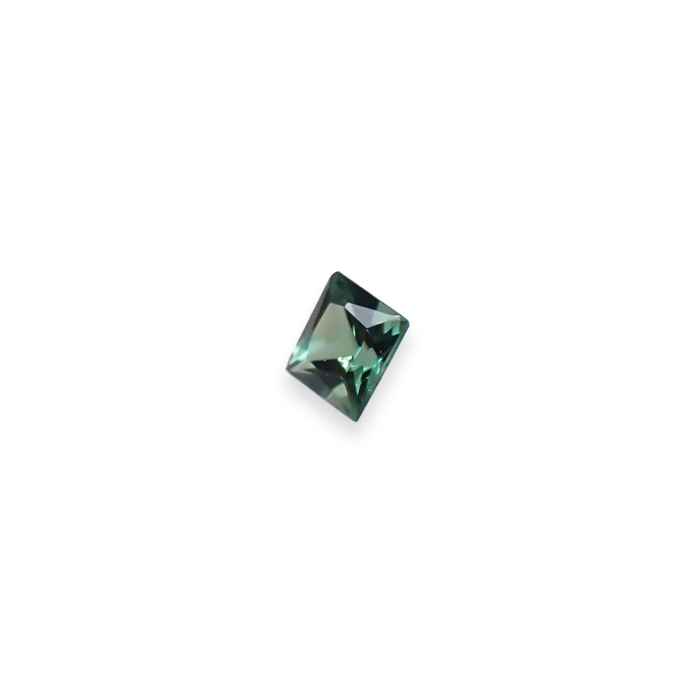◇プリンセスカット◇ベキリーブルーガーネット（カラーチェンジガーネット アレキタイプ） マダガスカル・ベキリー産 0.046ct [250330068]1.9x1.9mm前後