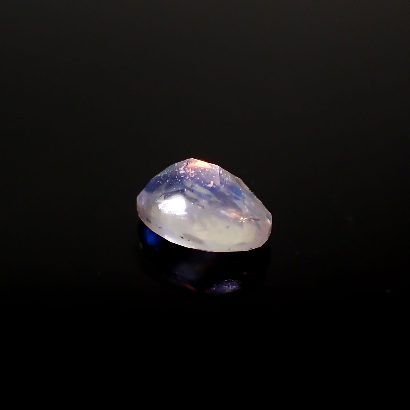 レインボームーンストーン インド・タミルナードゥ産 0.49ct[231224465]6.1x4.1mm前後