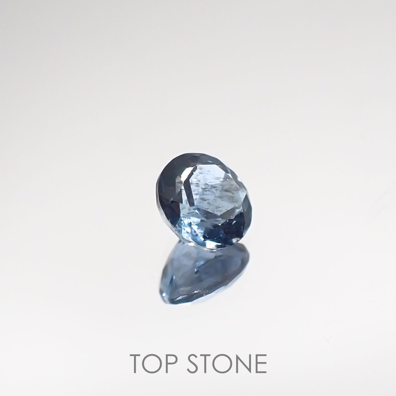 サンタマリアアクアマリン(宝石名アクアマリン) ブラジル産 0.23ct 識別済[210711418]4×4mm前後