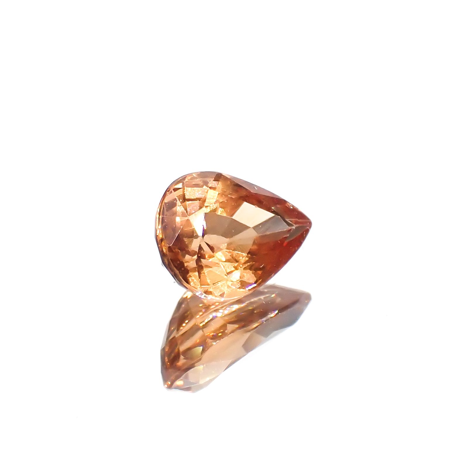 カラーチェンジマラヤガーネット(宝石名ガーネット)タンザニア産 1.26ct 識別済[230421641]7.6x5.5mm前後