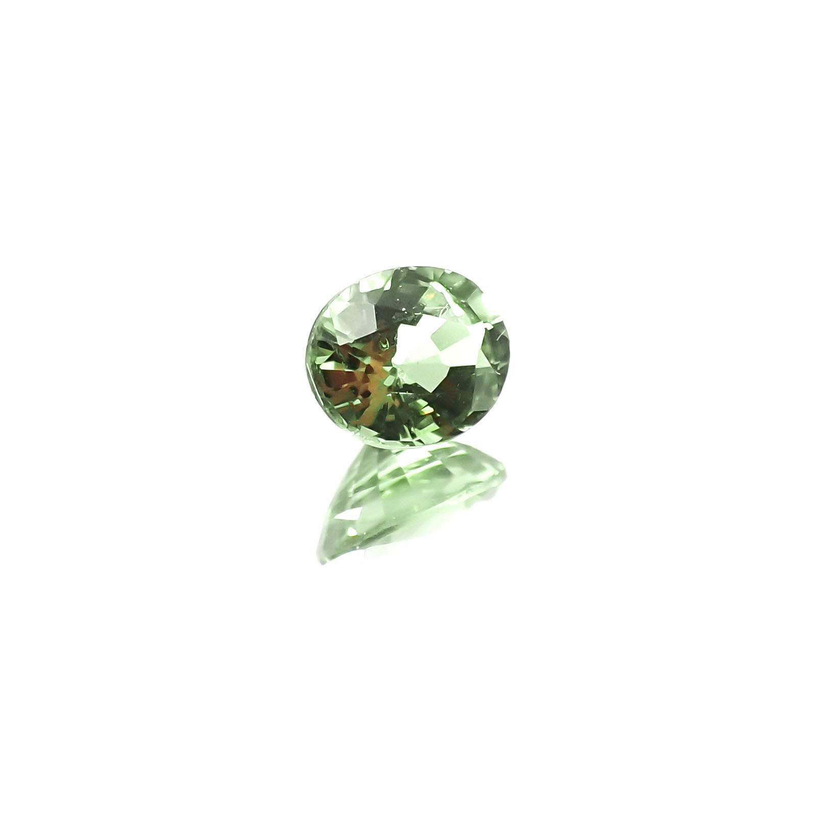 アレキサンドライト マダガスカル産 ルース 0.26ct[20106990]4.1×3.3mm前後