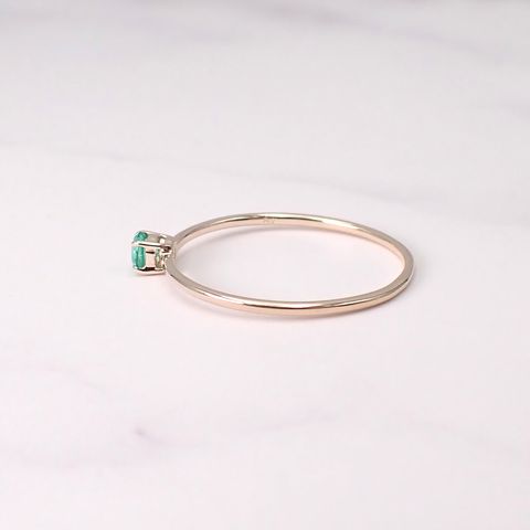 リング空枠：石留め▶ノンオイルエメラルド（お客様製作例）